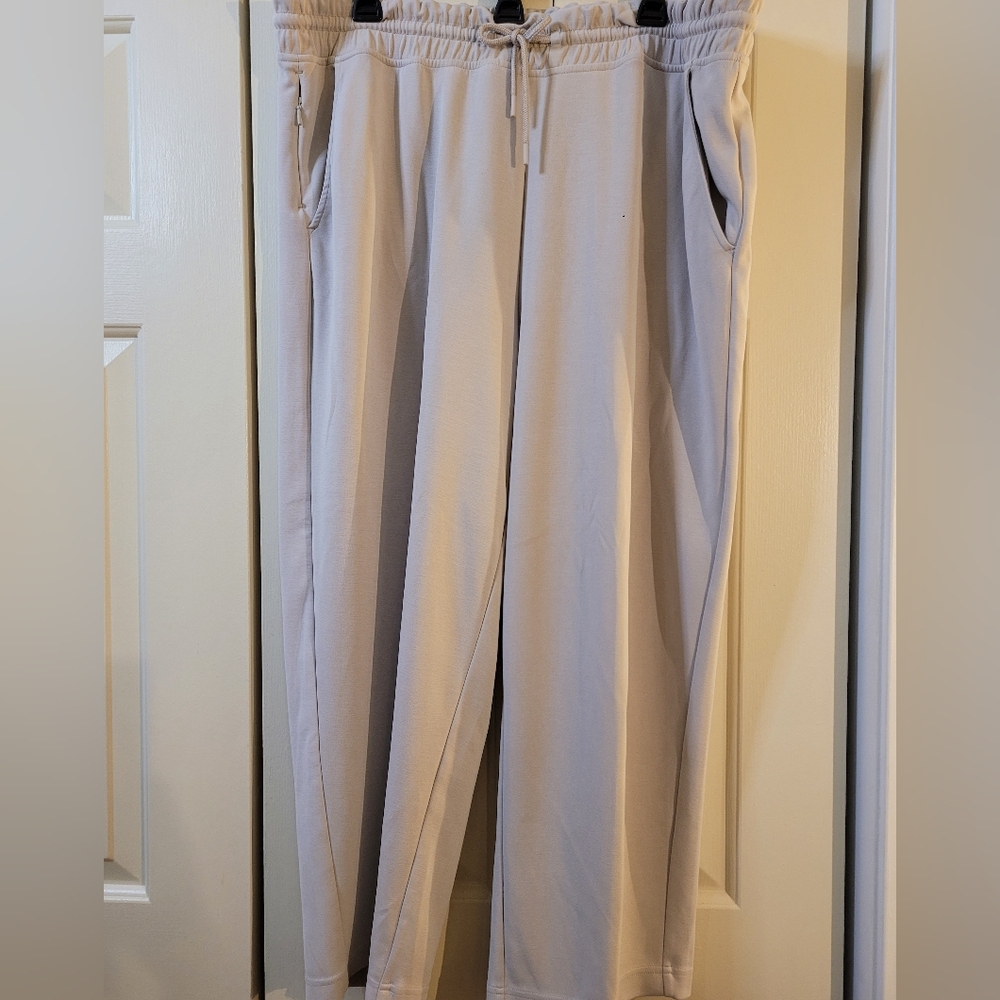 Athleta Seasoft Straight Crop Cropped Pants NWOT 2X